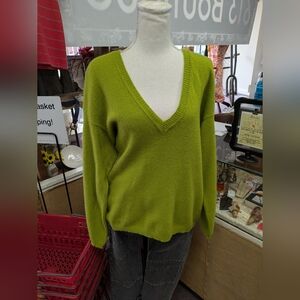 1990s Vintage V-Neck Green Lambswool Sweater